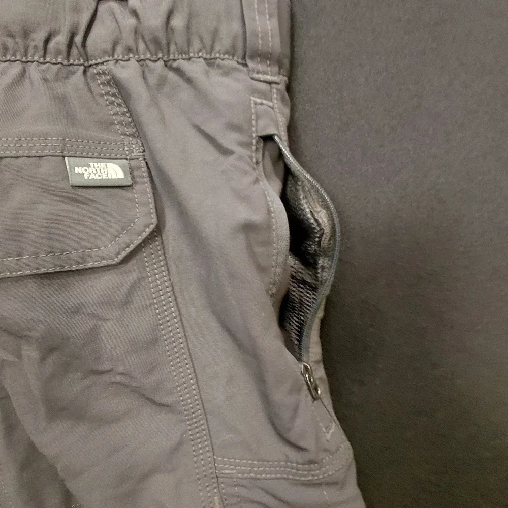 The North Face Mens Gray Convertible Cargo Hiking Pants Size L 36x30.5 A4J0